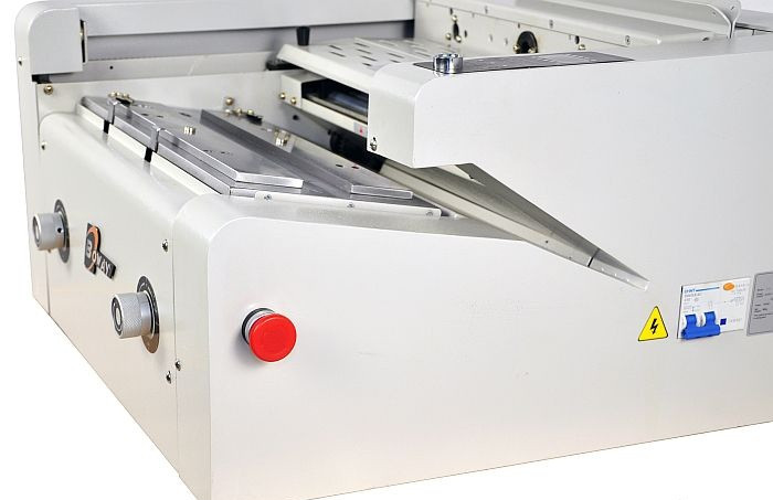 Машина термоклеевая  BW-920V  дл.листа 330мм / max.толщина 37мм