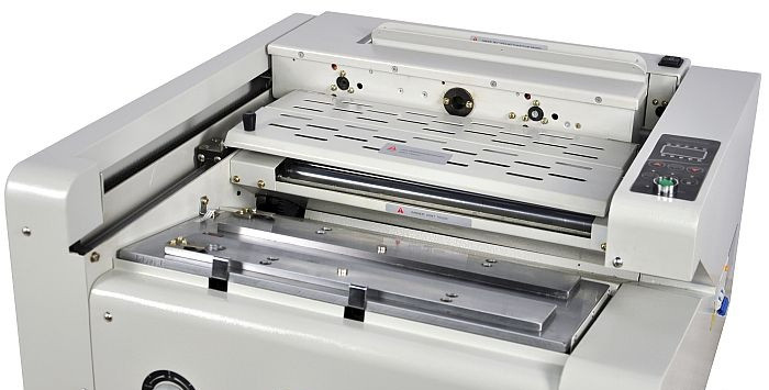 Машина термоклеевая  BW-920V  дл.листа 330мм / max.толщина 37мм