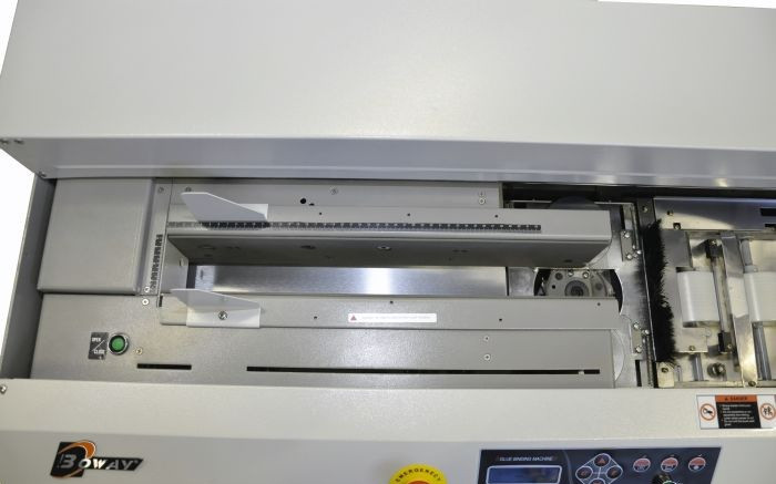 Машина термоклеевая  BW-976V3  дл.листа 420мм / max.толщина 60мм