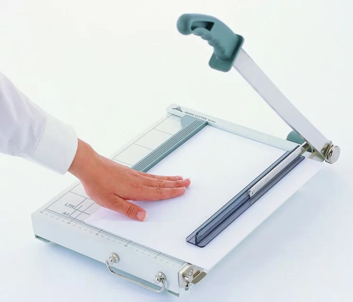 Резак для бумаги сабельный JIELISI 869-4 А4  с фиксатором металл