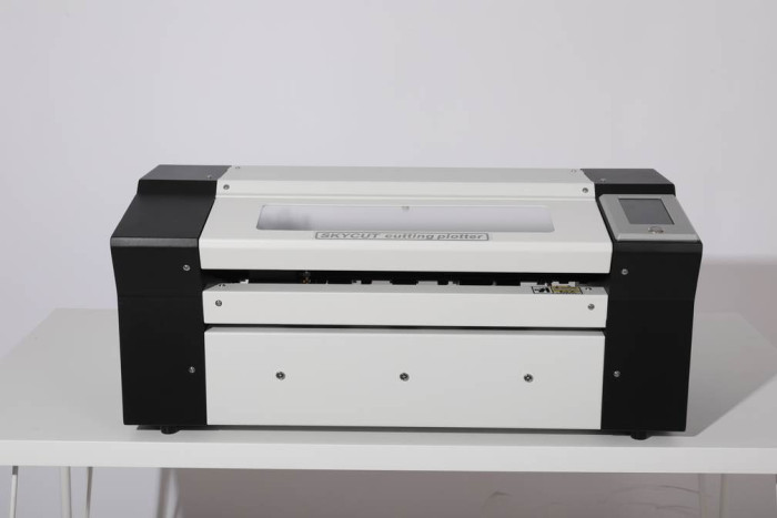 Режущий плоттер с АВТОподачей листов SKYCUT A3 NEW MAX2 (label cutter) металлический корпус