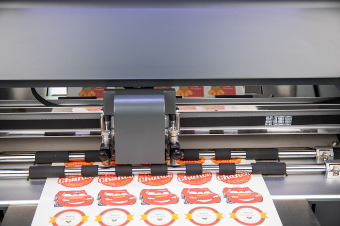 Режущий плоттер с АВТОподачей листов и СЕРВОдвигателями SKYCUT A3 MAX4D (servo label cutter) (2 инструмента)